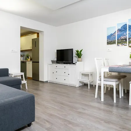 Apartma Pri Lipi בוהין