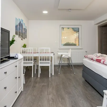 Apartma Pri Lipi בוהין